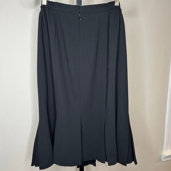 Nipon Boutique 14W-Black Skirt- plus size, elastic,Button, pleated, knee length - Picture 1 of 6